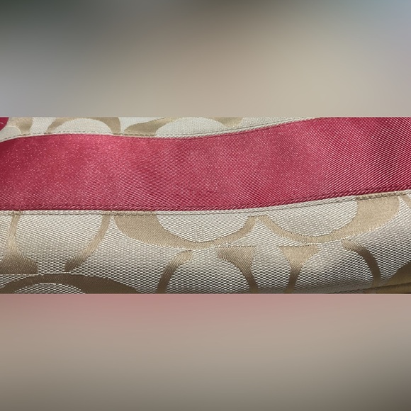 Coach Signature Stripe File Crossbody bag. - Picture 2 of 4